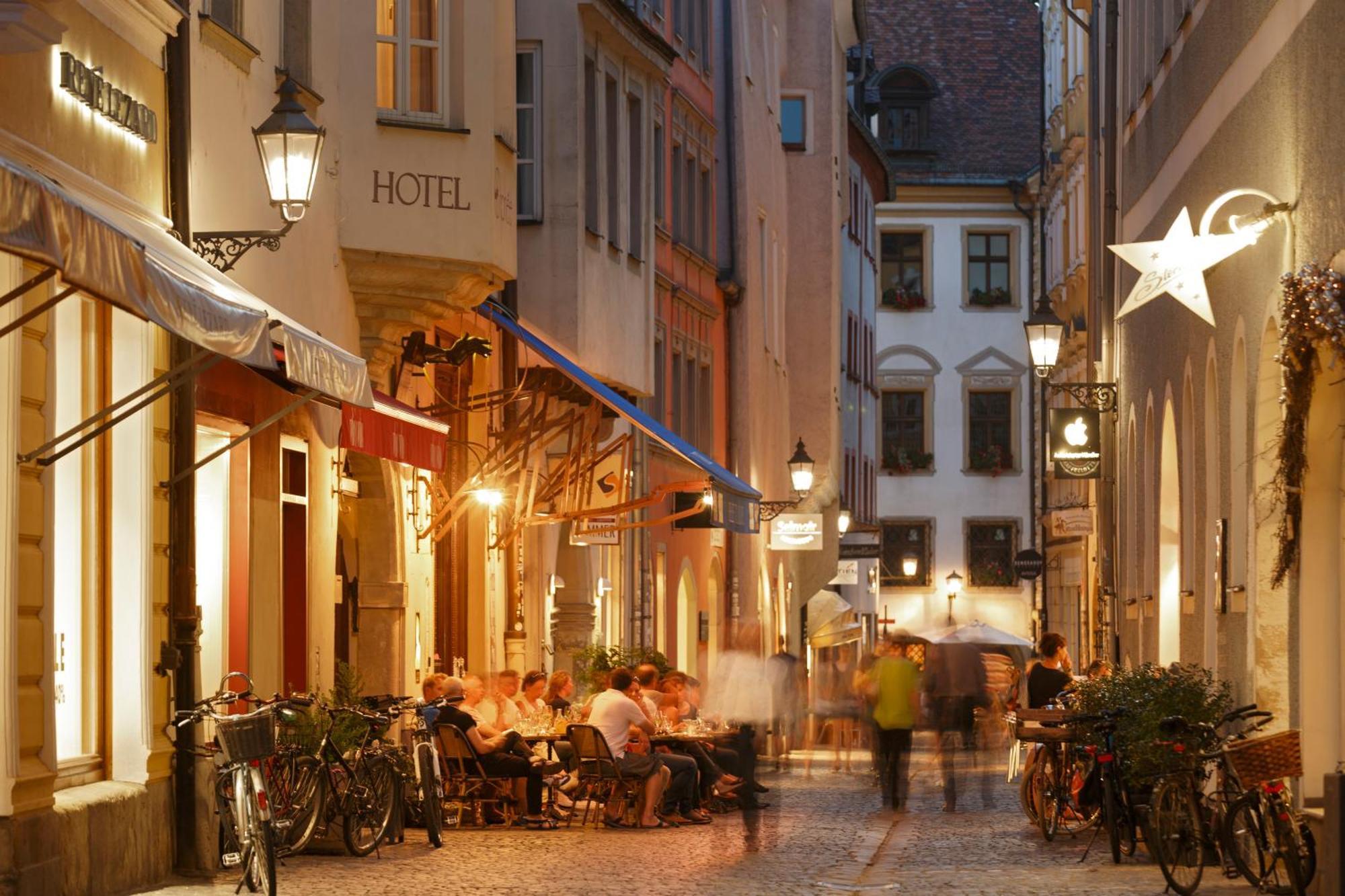 Hotel Orphee - Grosses Haus Regensburg Exterior photo