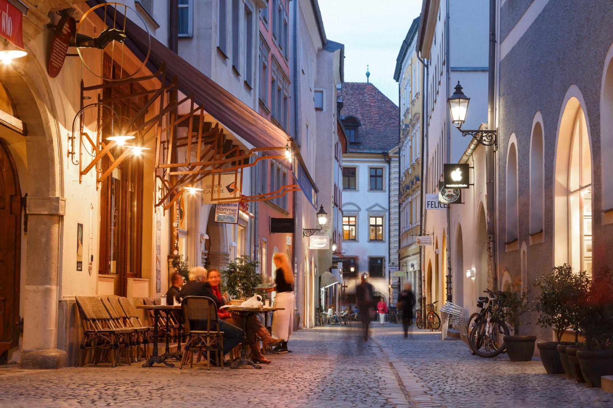 Hotel Orphee - Grosses Haus Regensburg Exterior photo